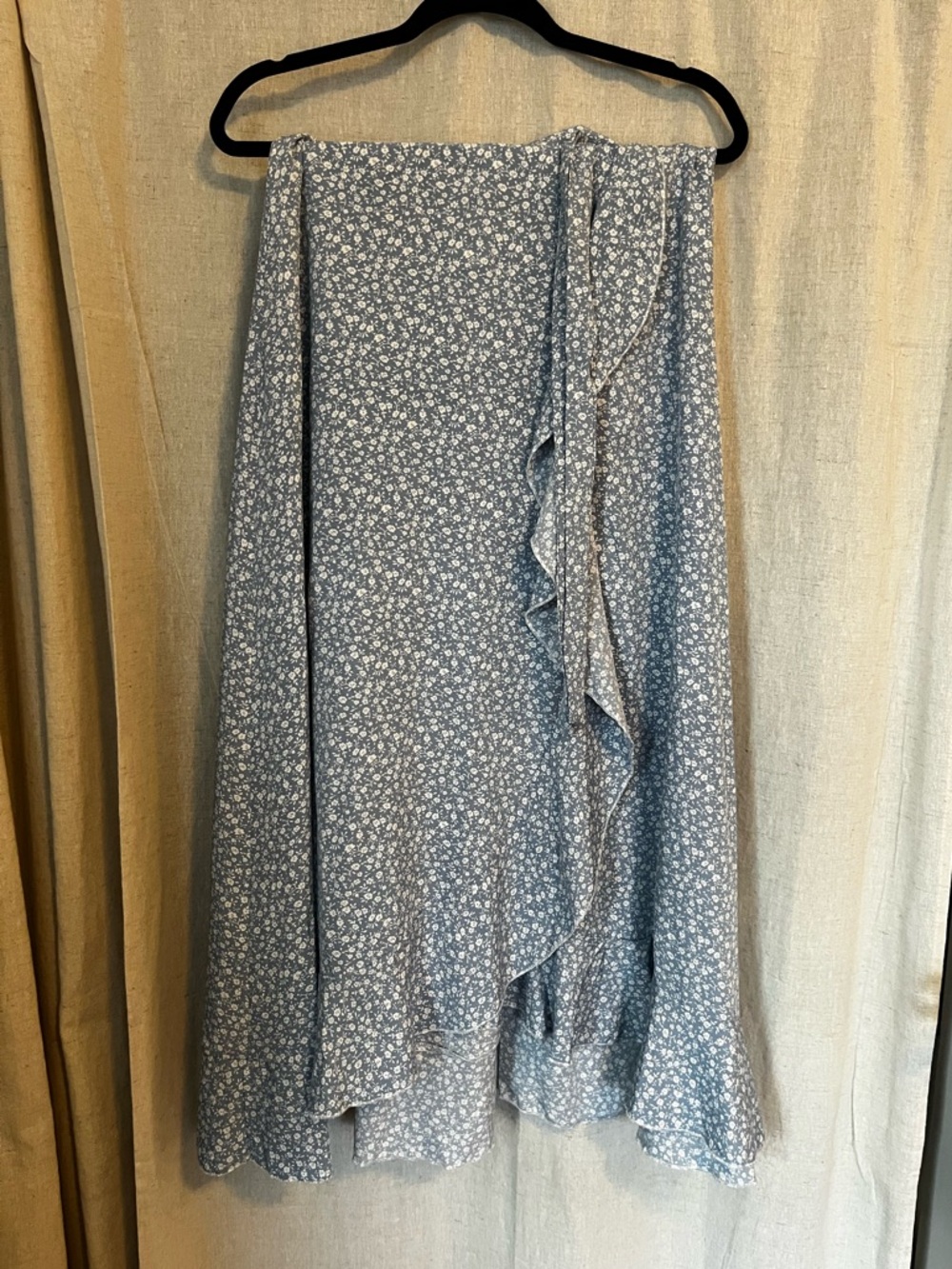 SHEIN Light Blue Floral Ruffle Midi Skirt